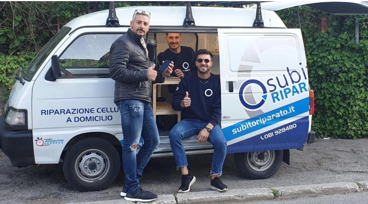 Furgone Subito Riparato per servizio di riparazione cellulari a domicilio con team
